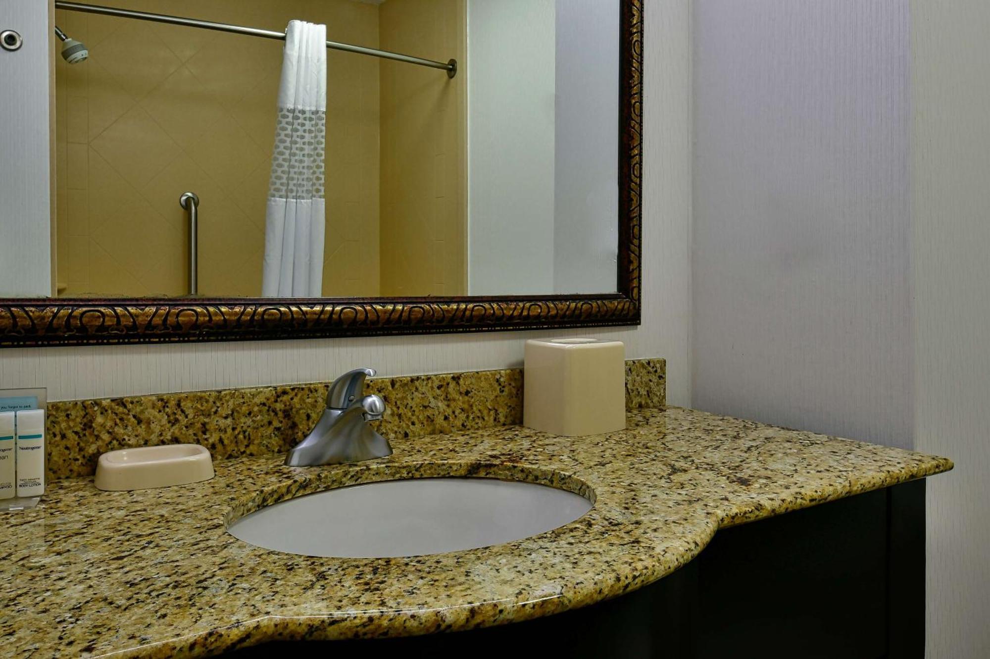 Hampton Inn & Suites Фредериксбург Екстериор снимка